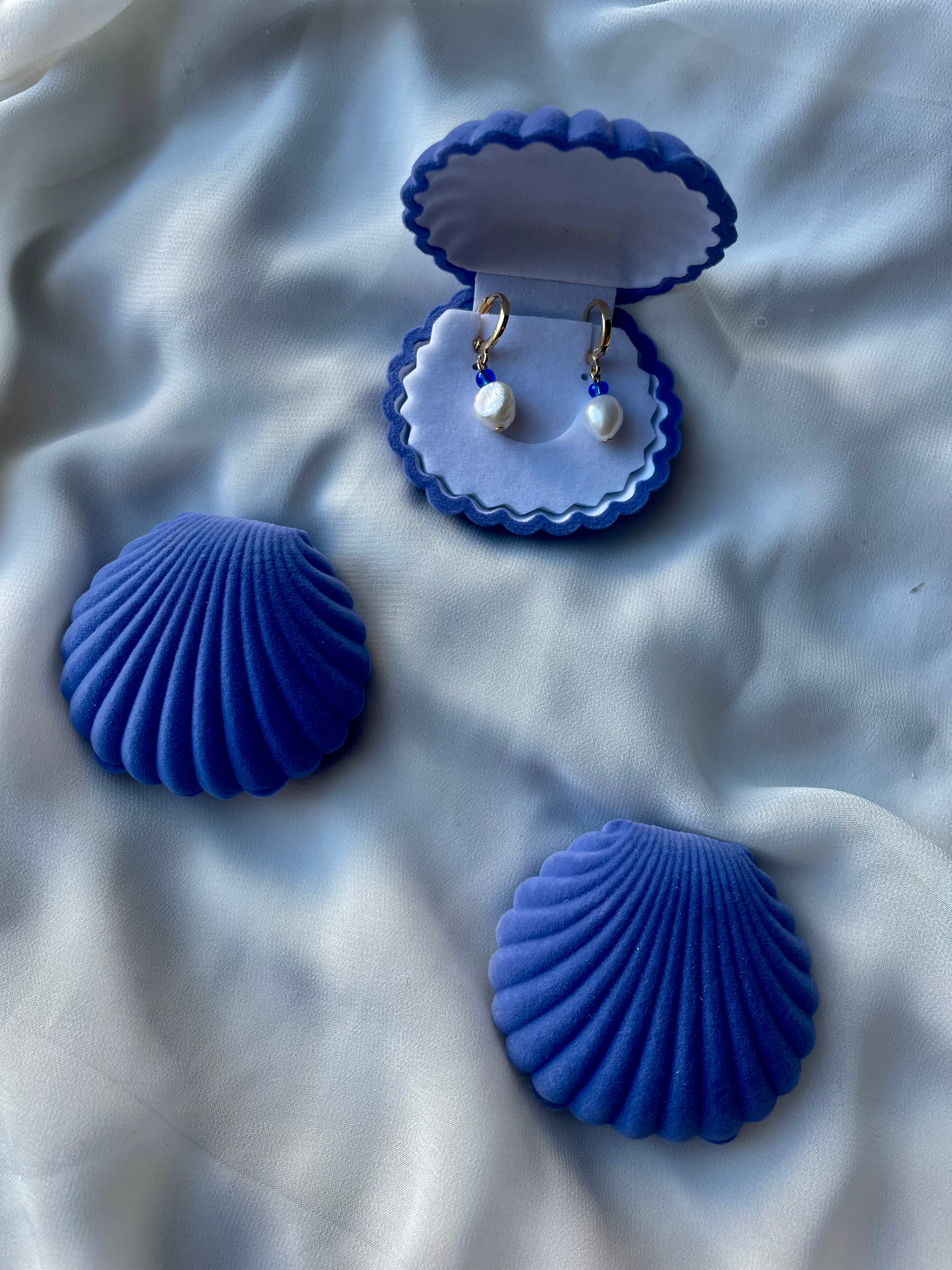 P E A R L  Hoop Earrings - Witte Art