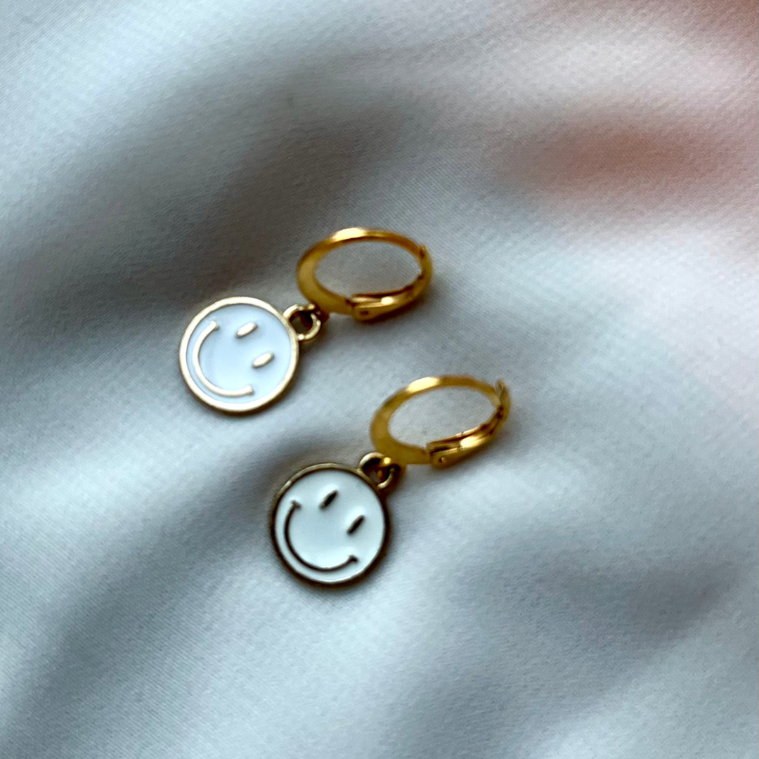 S M I L E Y  Hoop Earrings - Witte Art