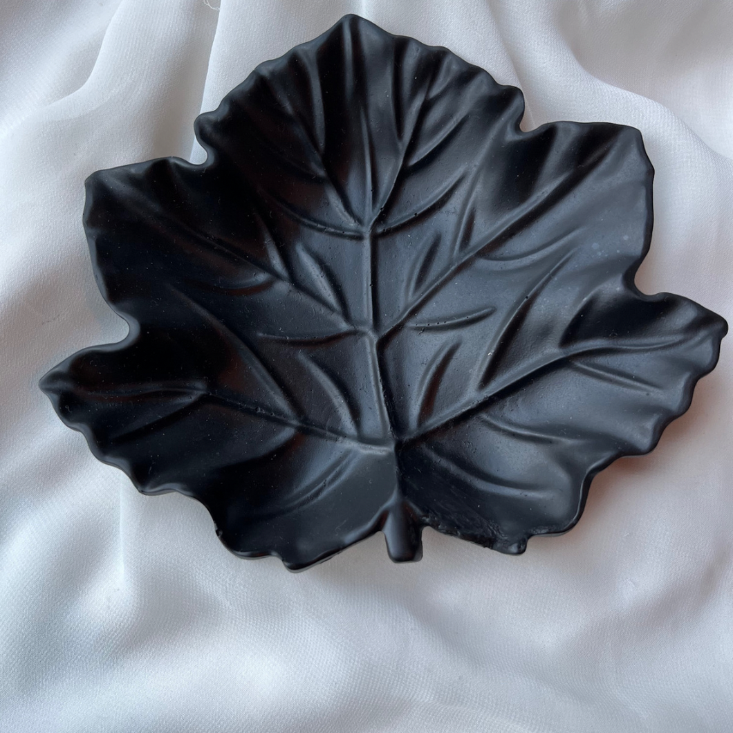 G A I A Leaf tray Black - Witte Art