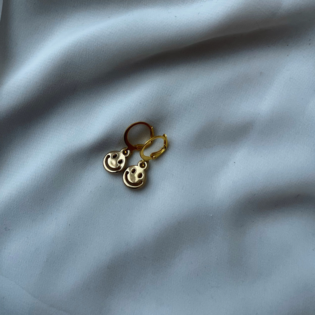 S M I L E Y  Hoop Earrings - Witte Art