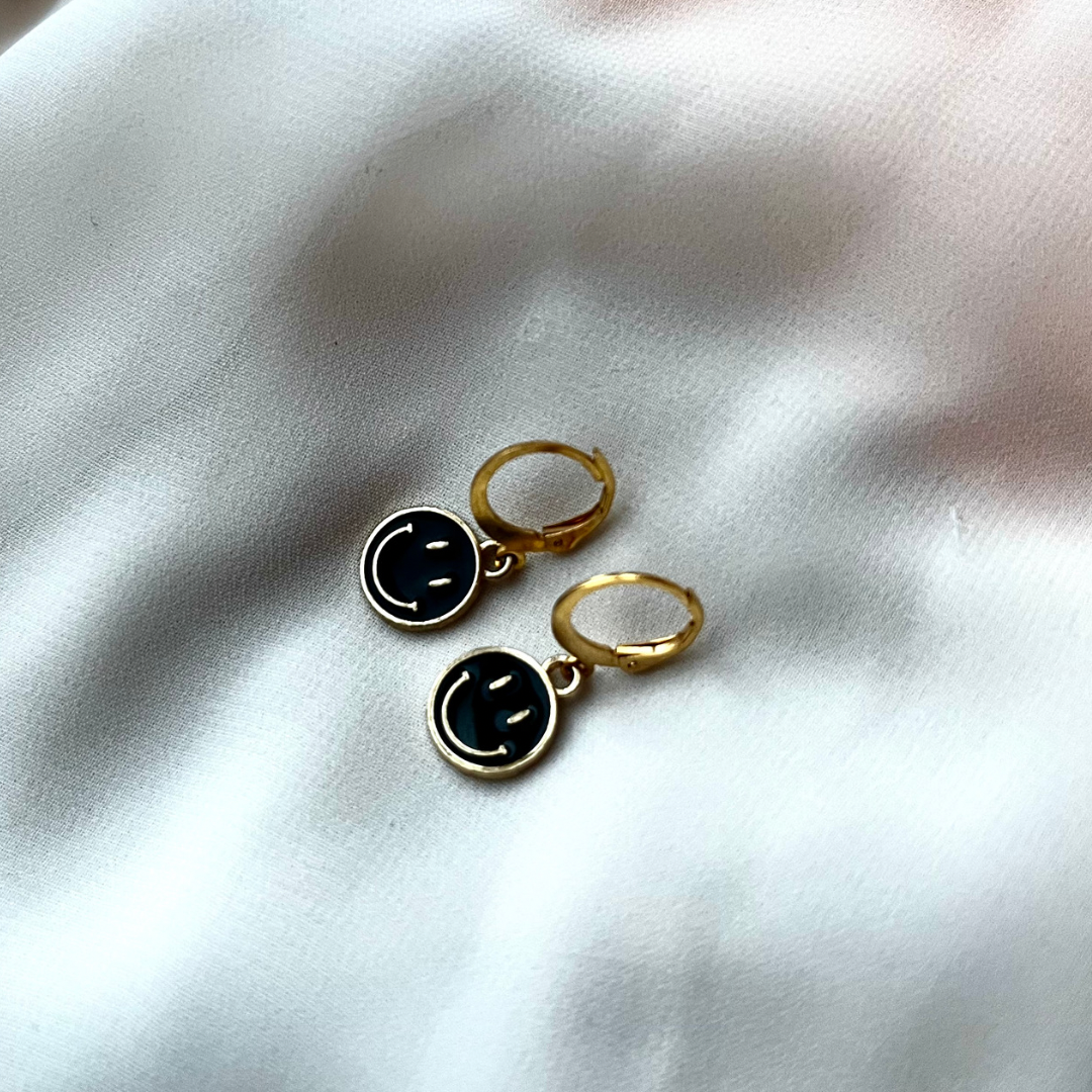 S M I L E Y  Hoop Earrings - Witte Art